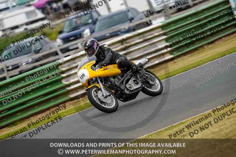 Vintage motorcycle club;eventdigitalimages;mallory park;mallory park trackday photographs;no limits trackdays;peter wileman photography;trackday digital images;trackday photos;vmcc festival 1000 bikes photographs